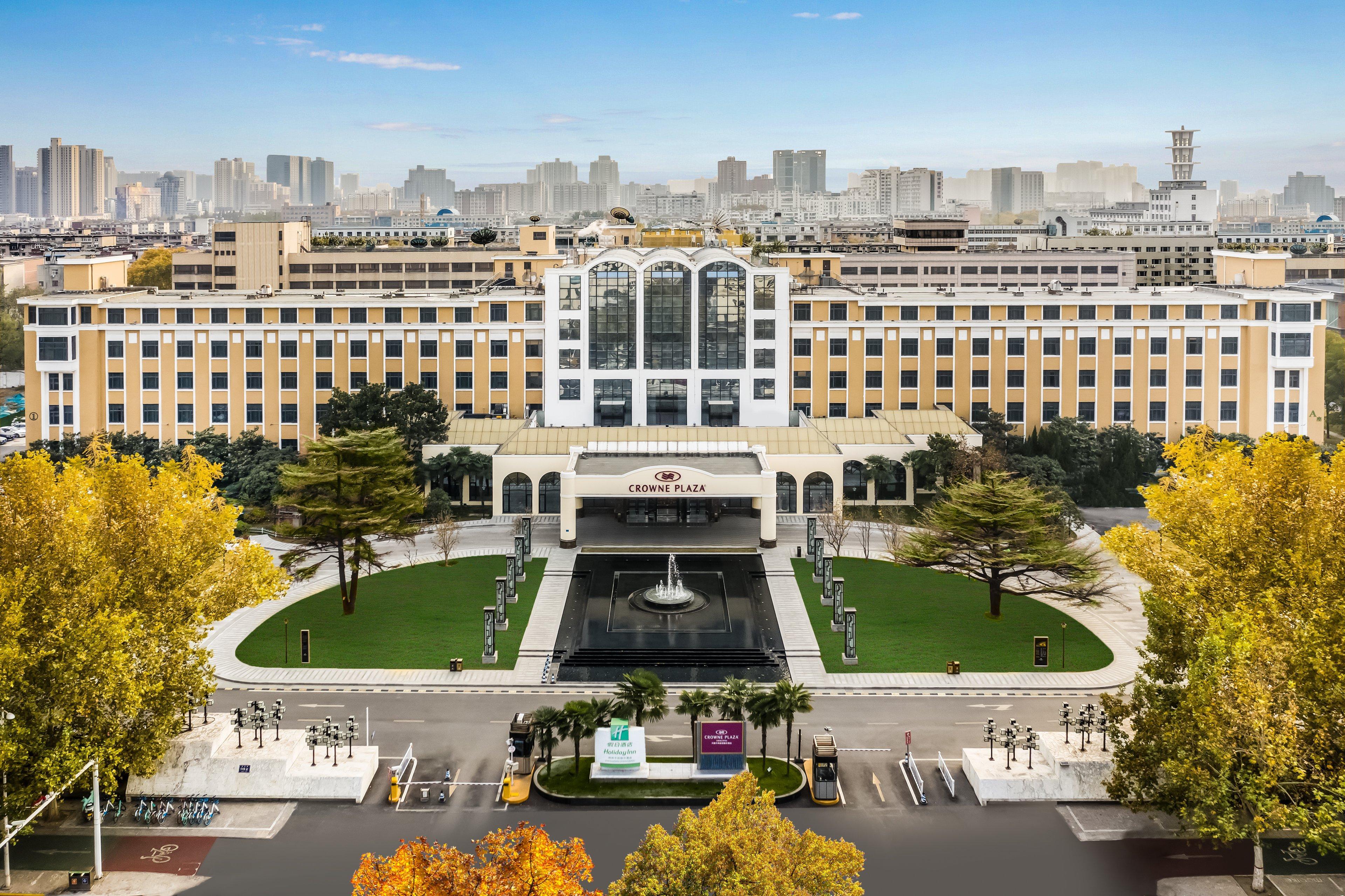 Crowne Plaza Zhengzhou By Ihg Hotel Exterior photo