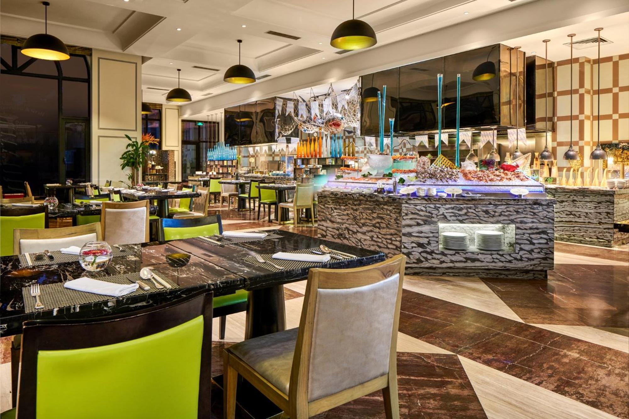 Crowne Plaza Zhengzhou By Ihg Hotel Exterior photo